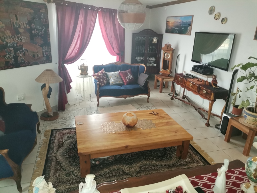 3 Bedroom Property for Sale in Kwanonqaba Western Cape